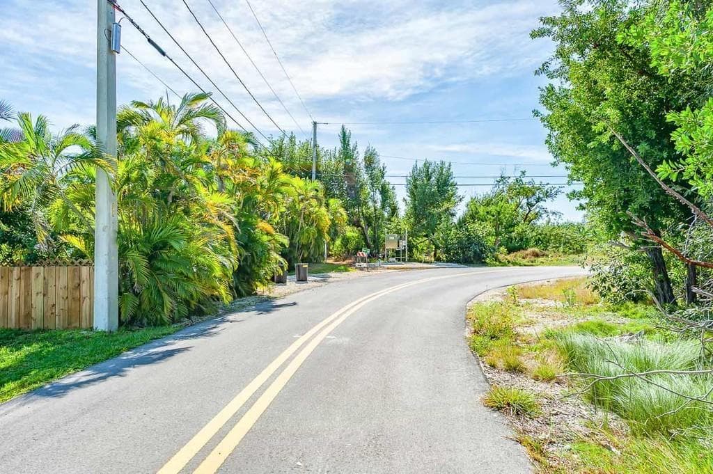 30894 Palm Drive, Big Pine Key, FL 33043 — IMG_5137