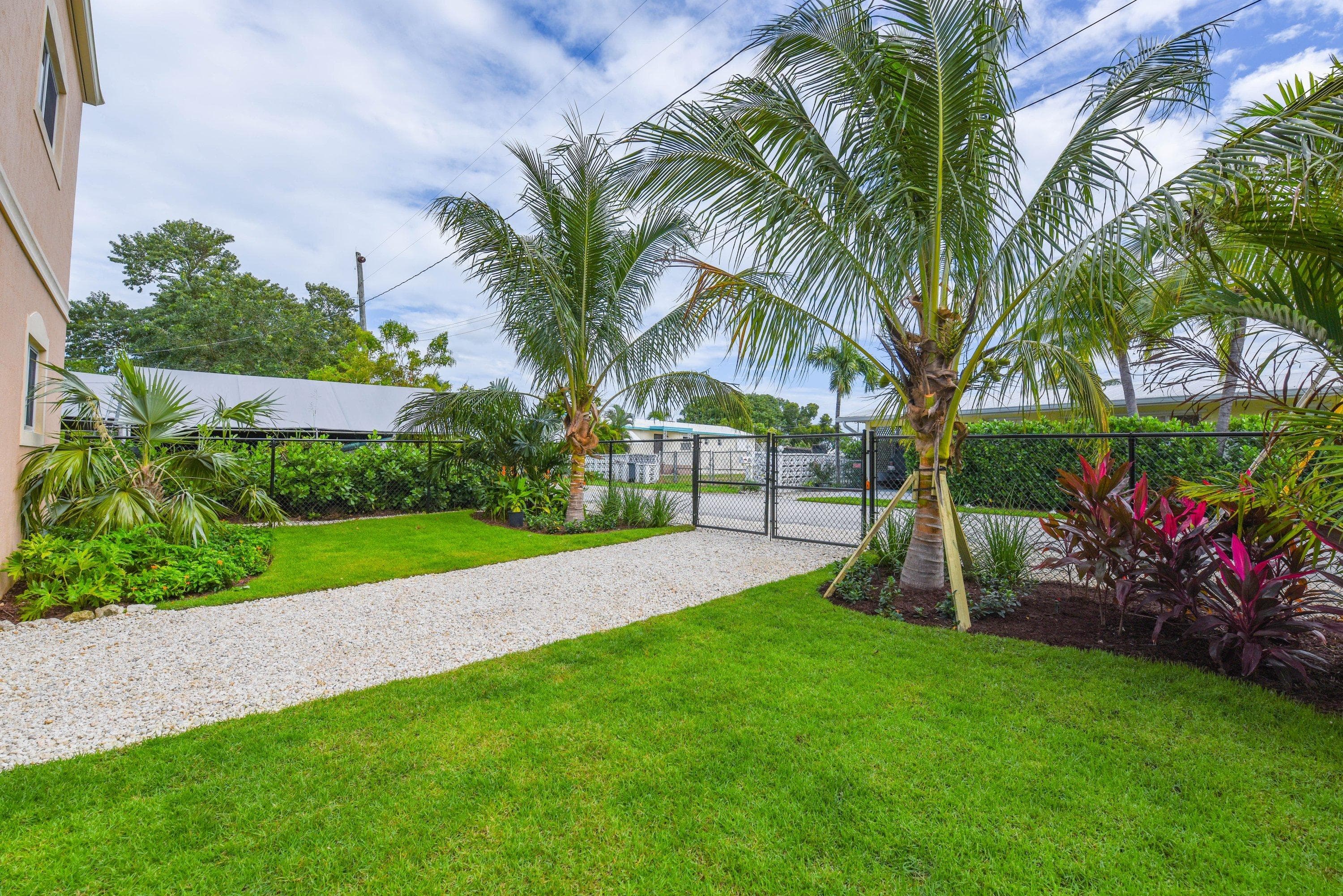 30 Lakeview Drive, Key Largo, FL 33037 — Florida Keys real estate listing photo (photo 5 of 29)