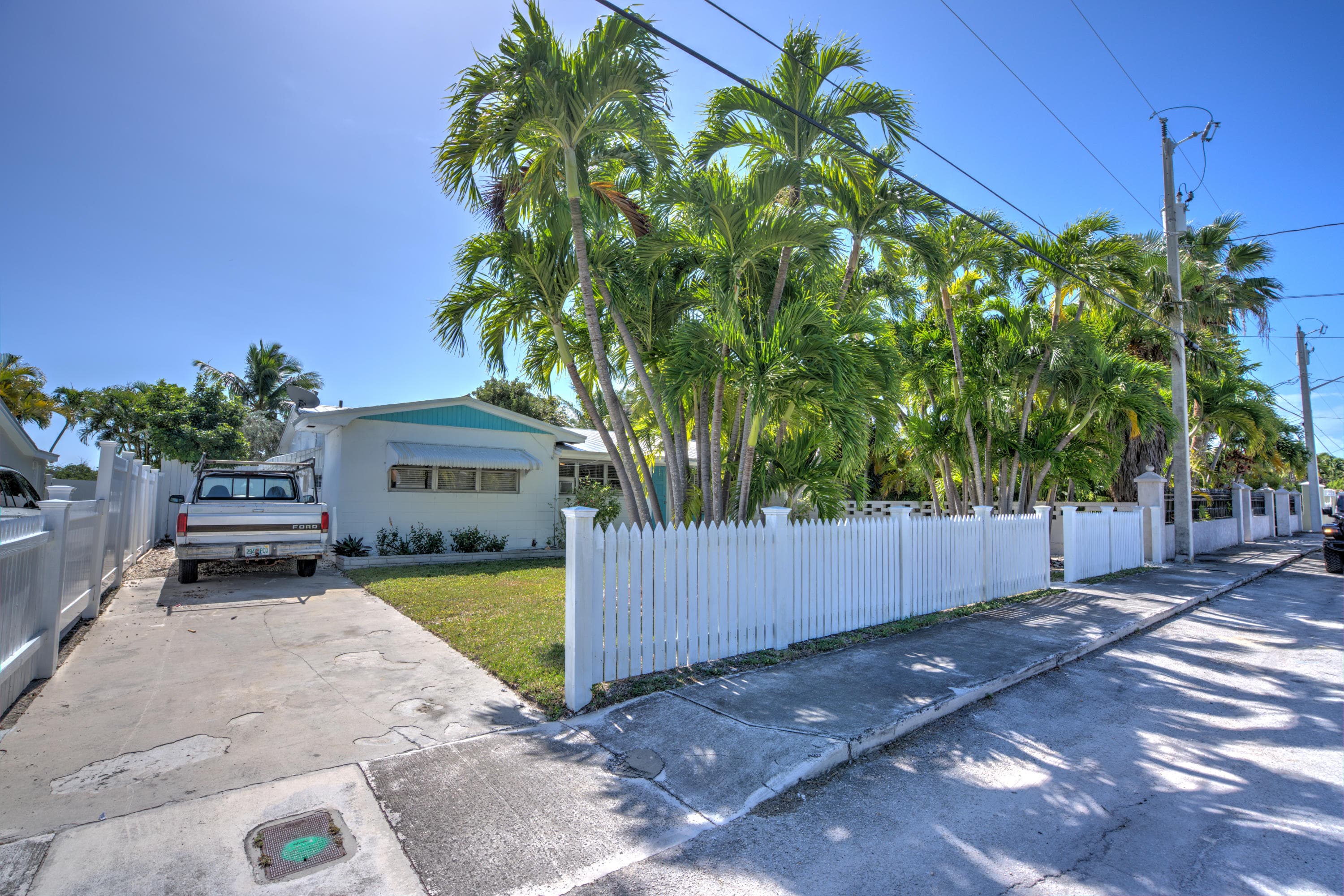 3412 Riviera Drive, Key West, FL 33040 — Photo Feb 11, 11 00 23 AM