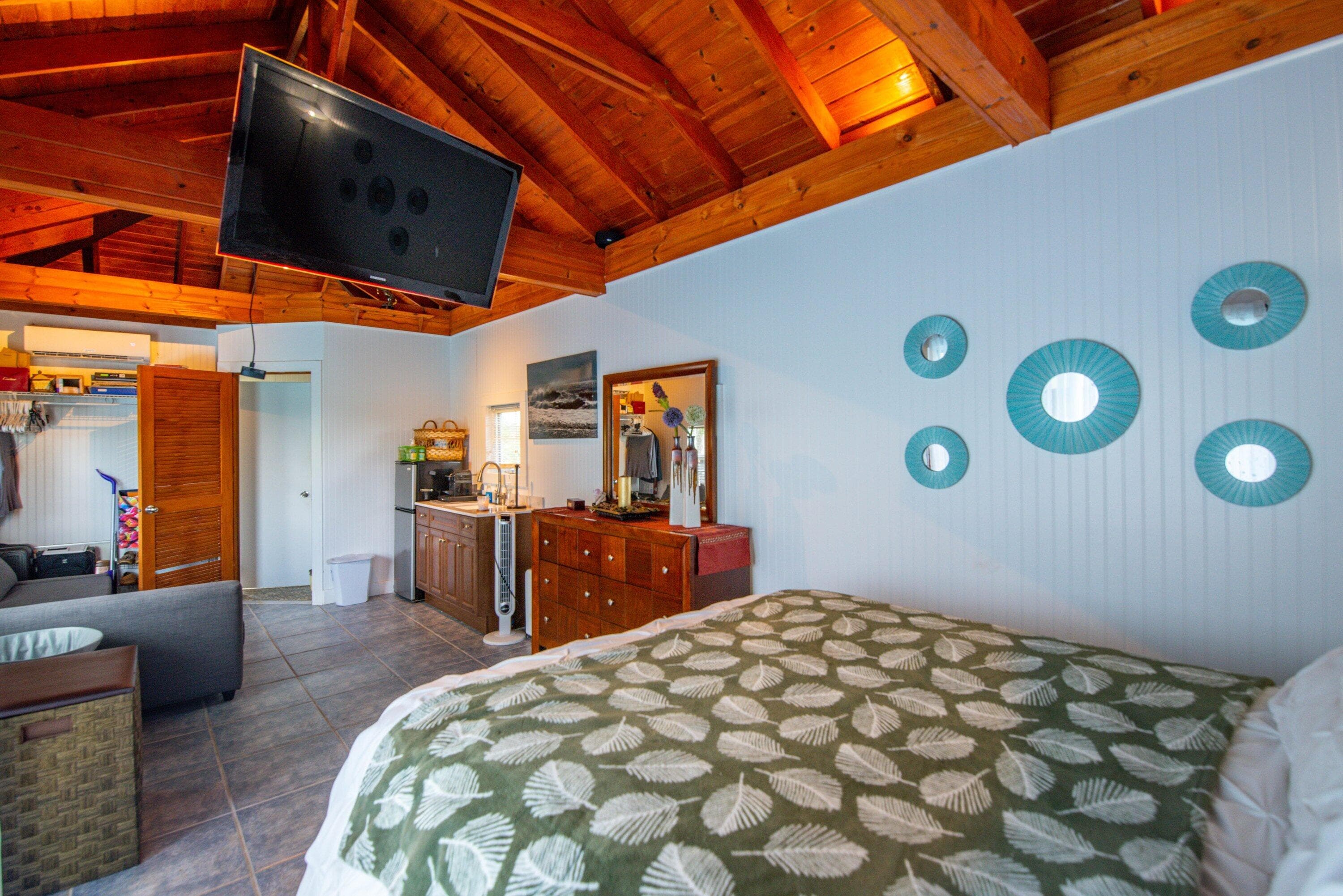 30551 Lyttons Way, Big Pine Key, FL 33043 — Florida Keys real estate listing photo (photo 8 of 35)