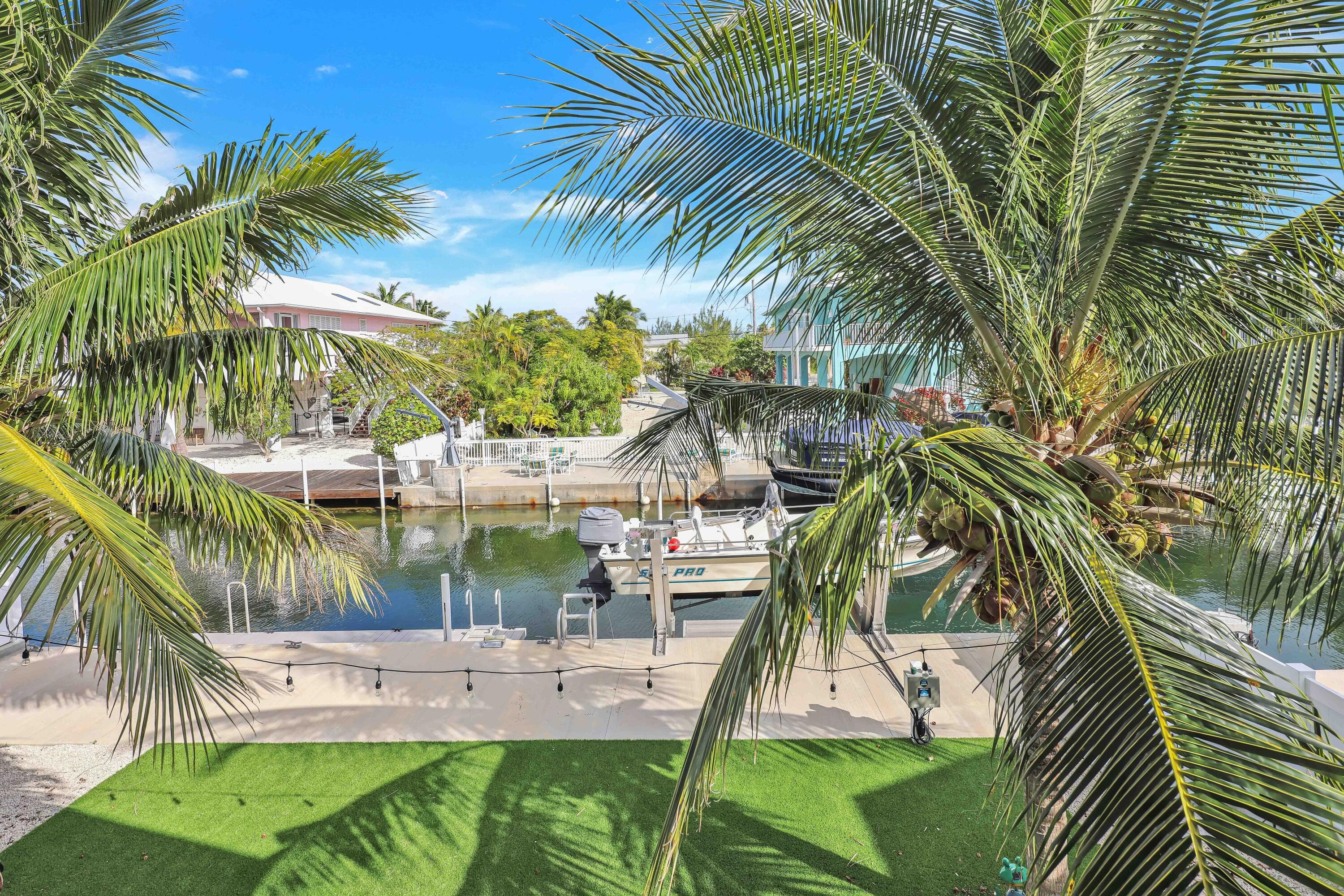 401 Coral Avenue, Ramrod Key, FL 33042 — Florida Keys real estate listing photo (photo 7 of 49)