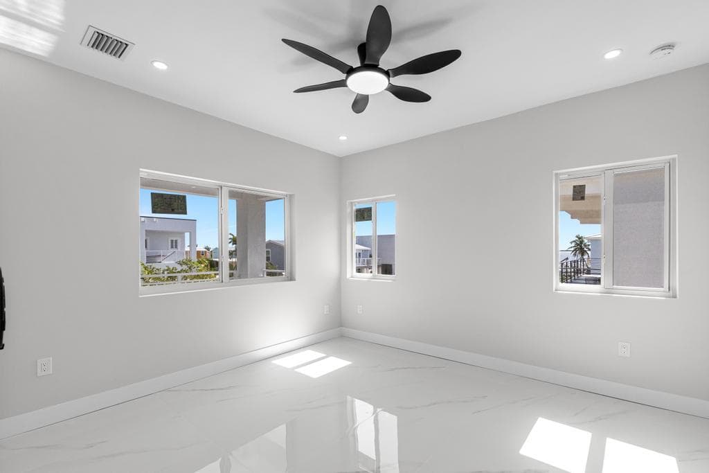 31441 Avenue F, Big Pine Key, FL 33043 — Florida Keys real estate listing photo (photo 9 of 28)